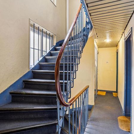 Small Comfortable Studio Near Eiffel Tower Париж Екстериор снимка