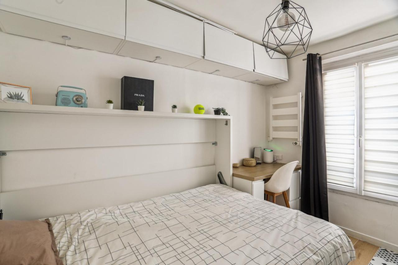 Small Comfortable Studio Near Eiffel Tower Париж Екстериор снимка
