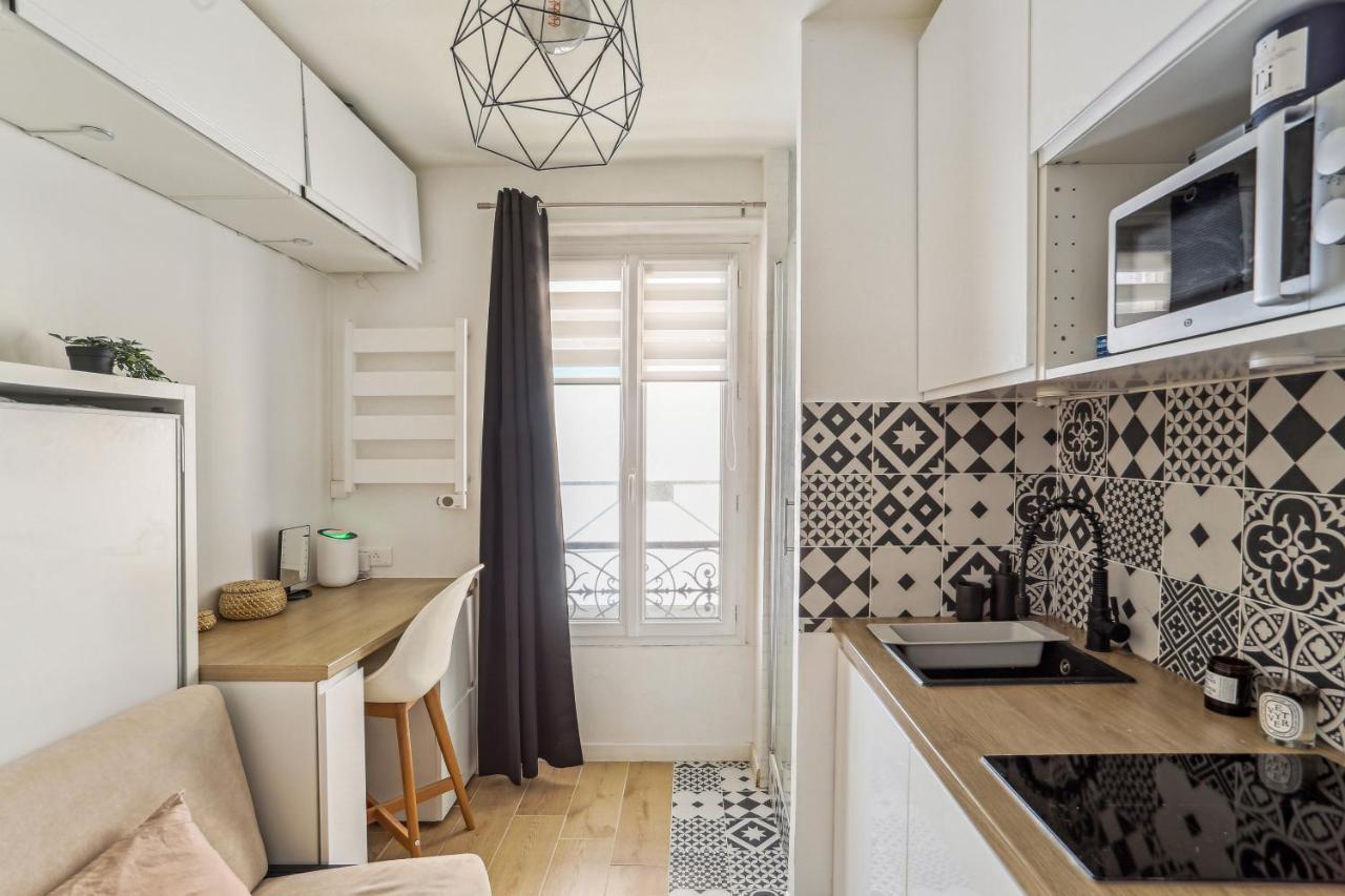 Small Comfortable Studio Near Eiffel Tower Париж Екстериор снимка