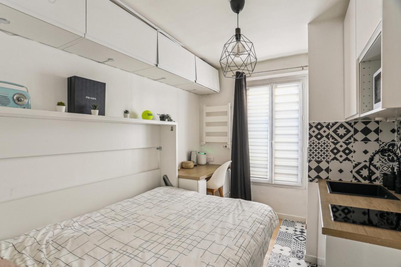 Small Comfortable Studio Near Eiffel Tower Париж Екстериор снимка