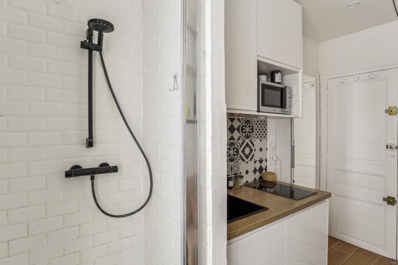 Small Comfortable Studio Near Eiffel Tower Париж Екстериор снимка